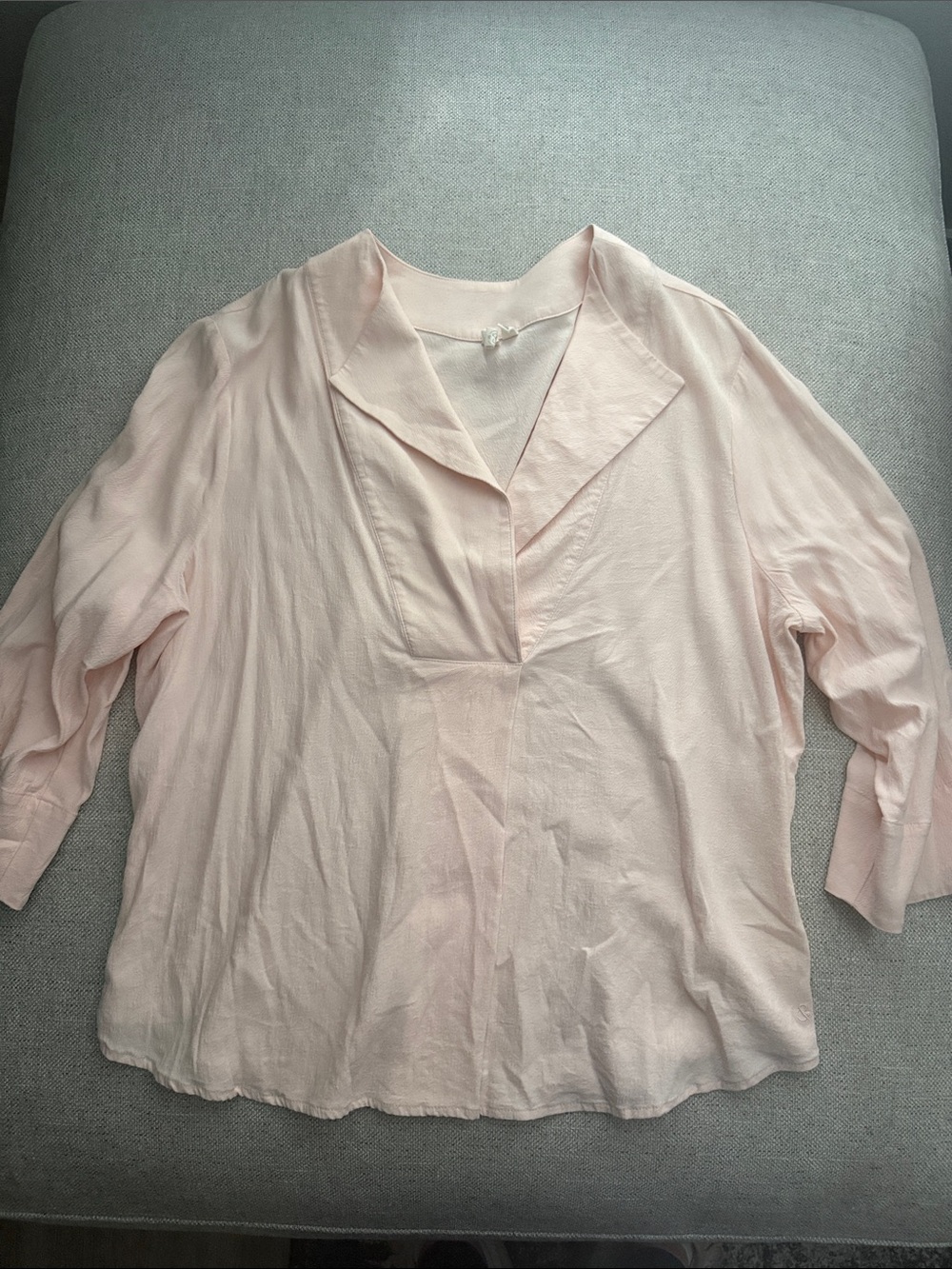 Treasure & Bond Soft Blush V-Neck Tunic Blouse